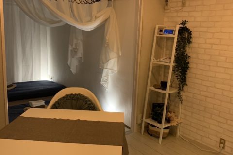 メゾン花館マッサージサロン店内